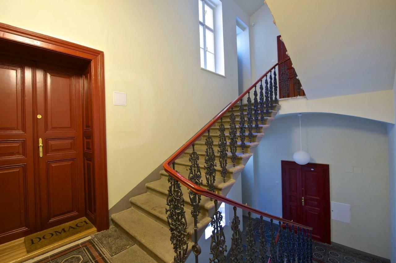 Kafka'S Head Apartment プラハ エクステリア 写真