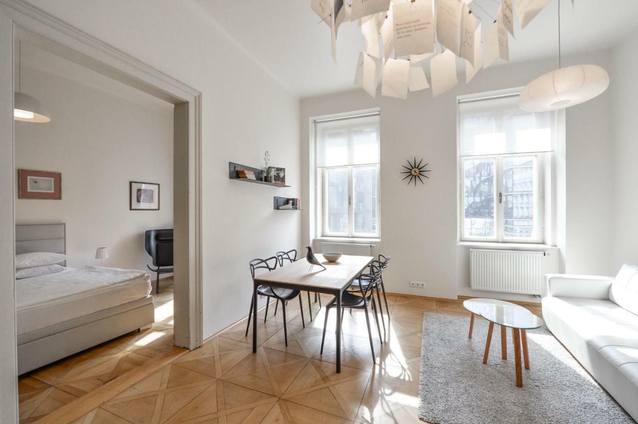 Kafka'S Head Apartment プラハ エクステリア 写真