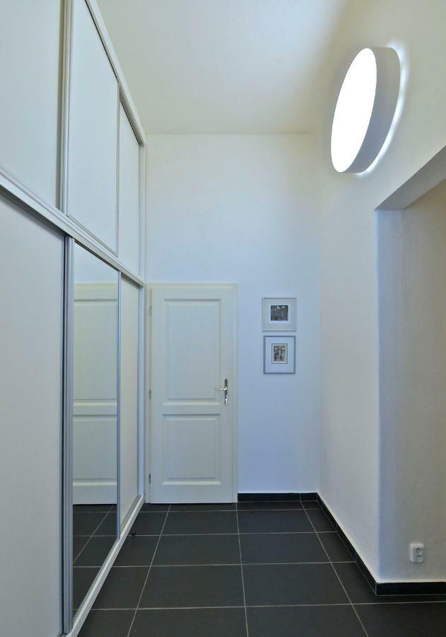 Kafka'S Head Apartment プラハ エクステリア 写真