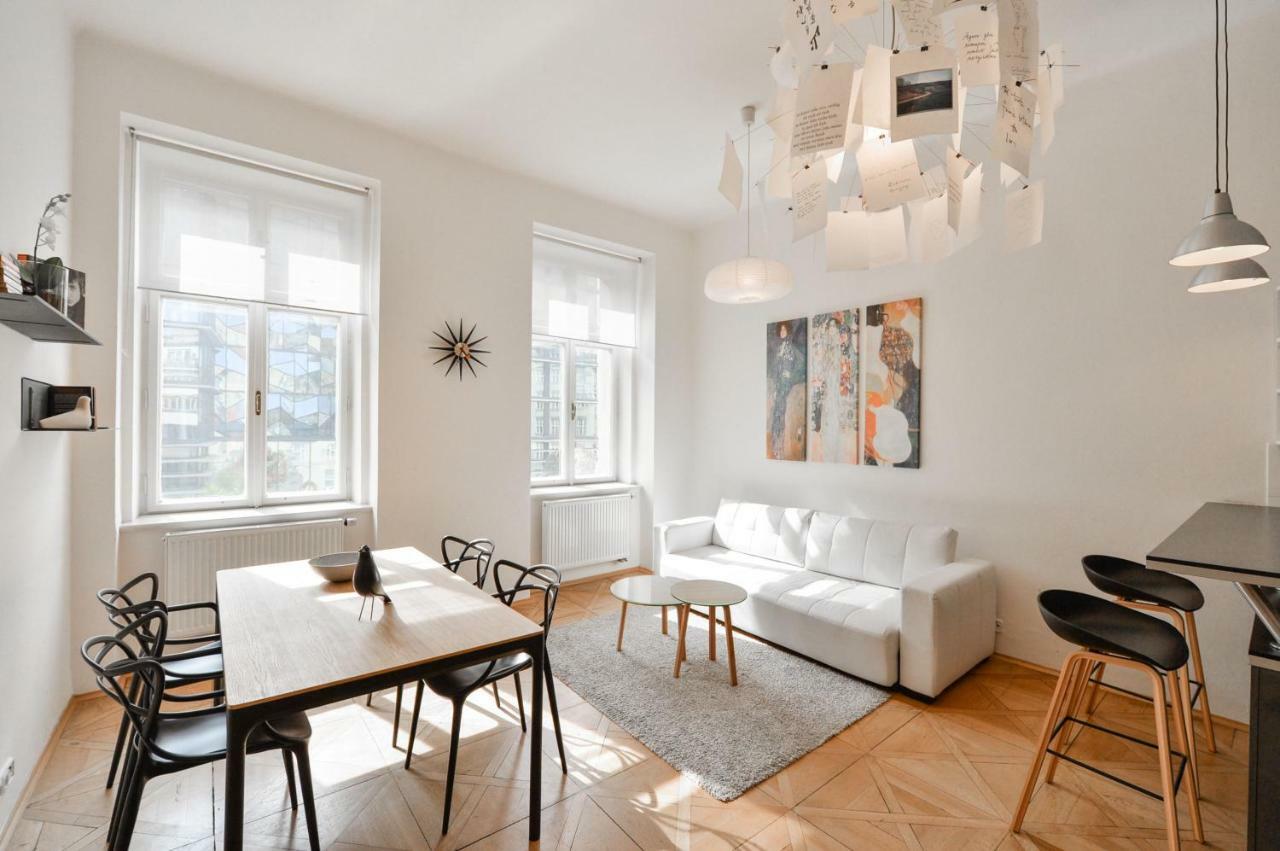 Kafka'S Head Apartment プラハ エクステリア 写真