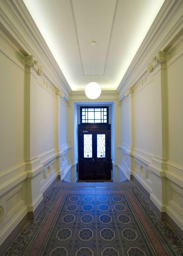 Kafka'S Head Apartment プラハ エクステリア 写真