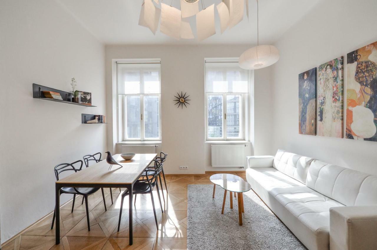 Kafka'S Head Apartment プラハ エクステリア 写真