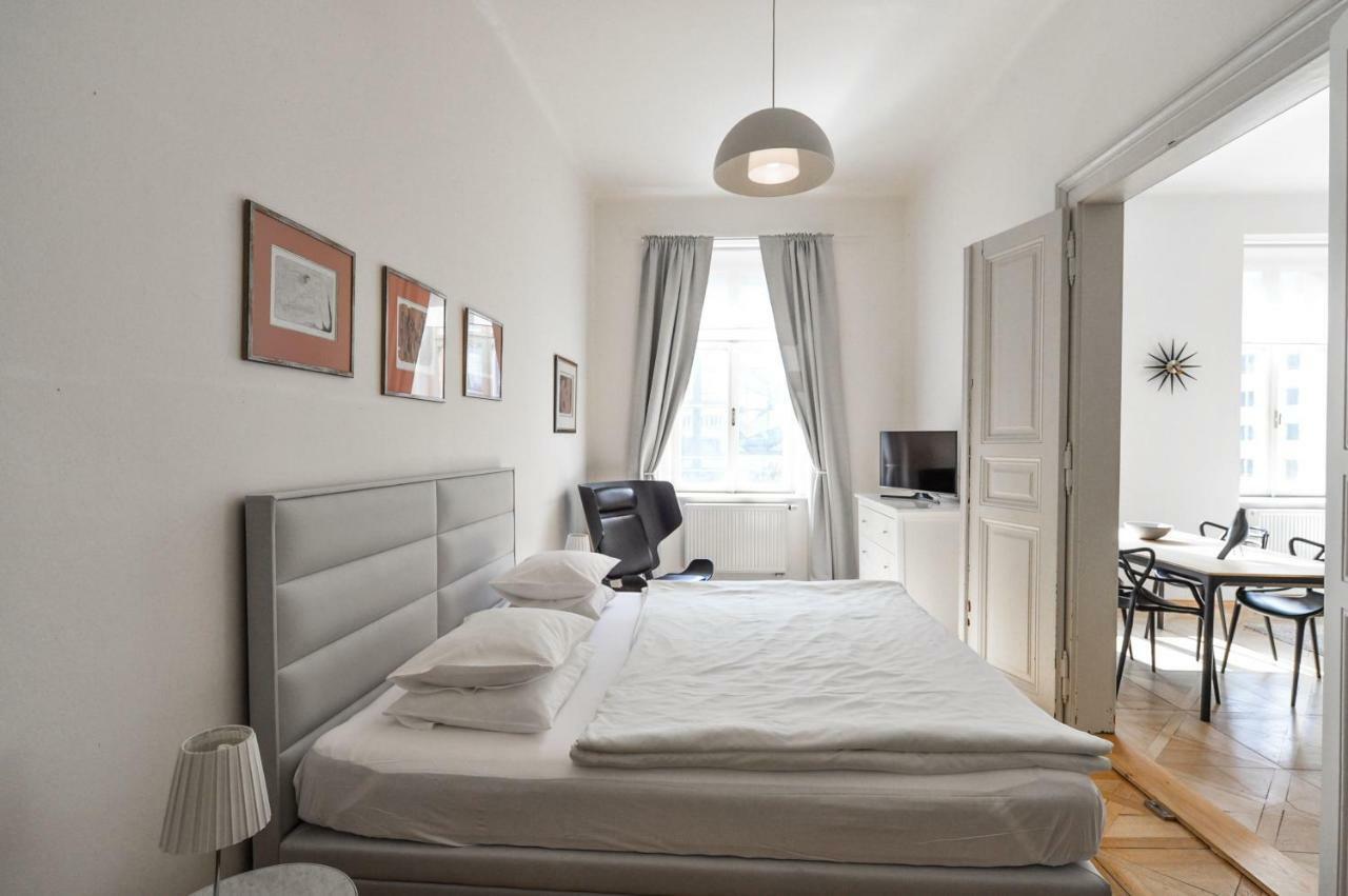 Kafka'S Head Apartment プラハ エクステリア 写真