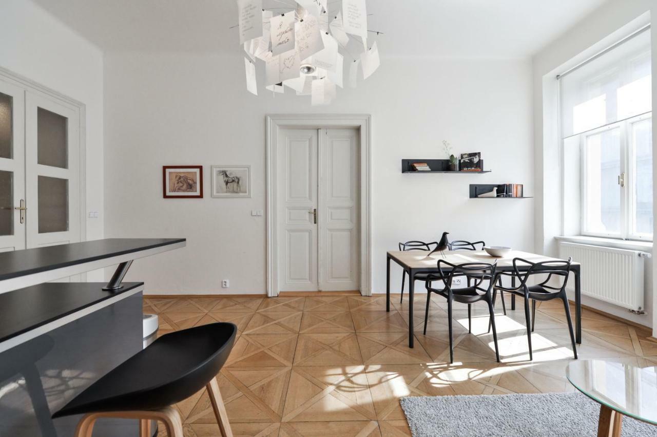 Kafka'S Head Apartment プラハ エクステリア 写真