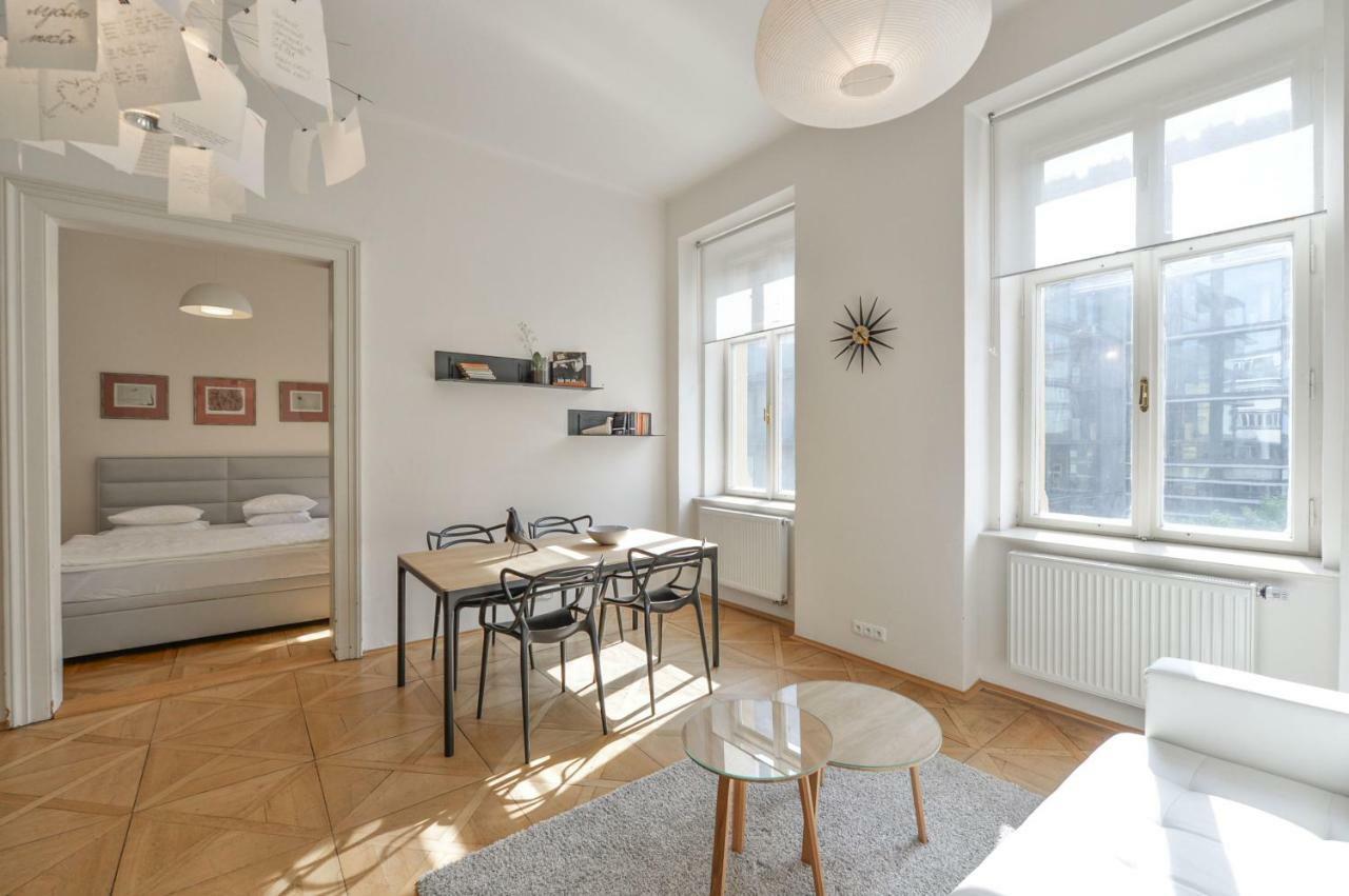 Kafka'S Head Apartment プラハ エクステリア 写真