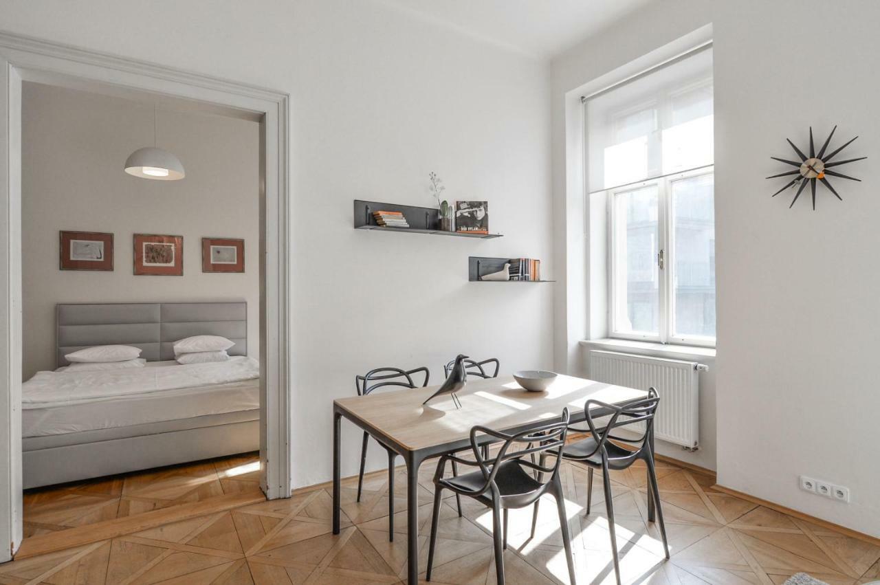 Kafka'S Head Apartment プラハ エクステリア 写真